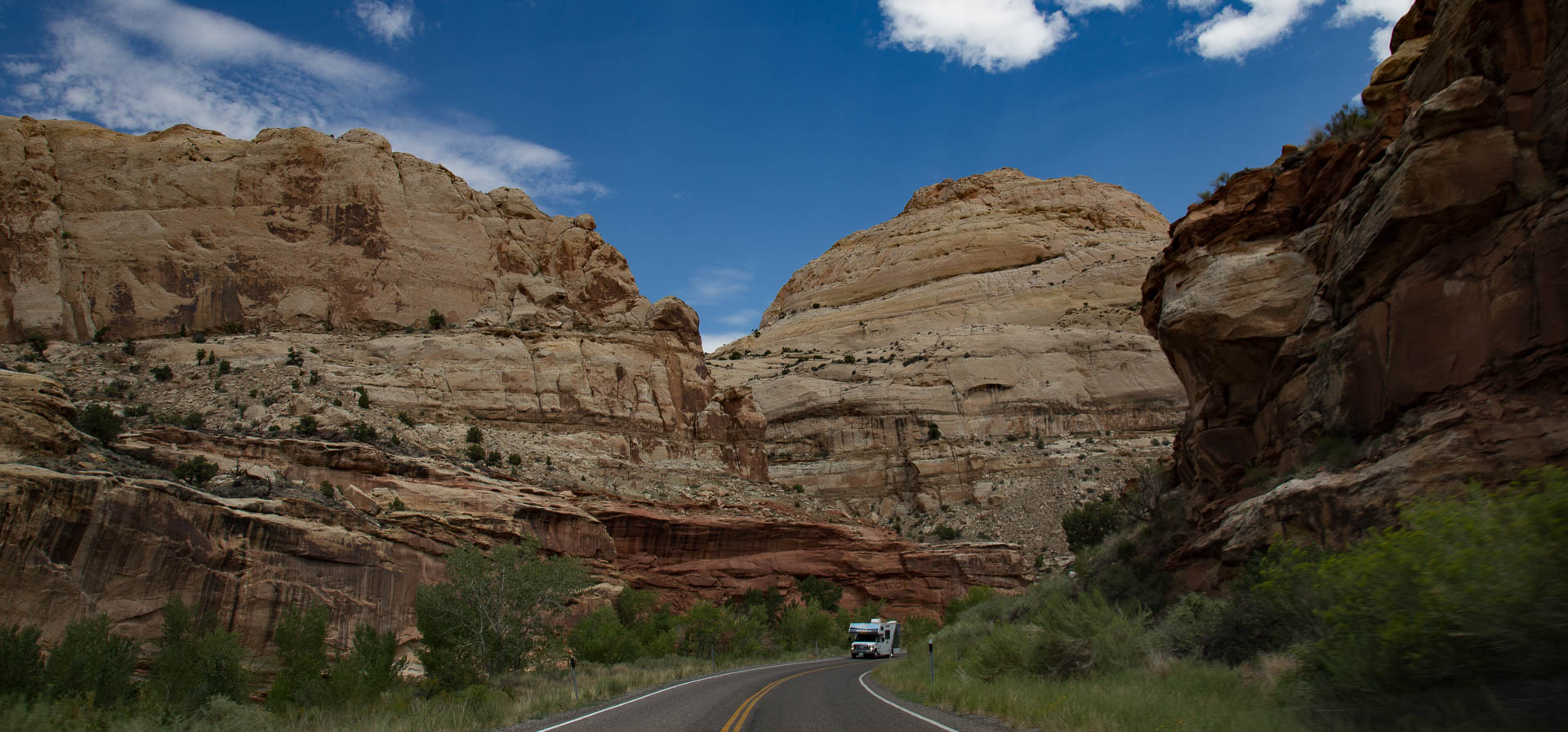 capitolreef-roadcanyon