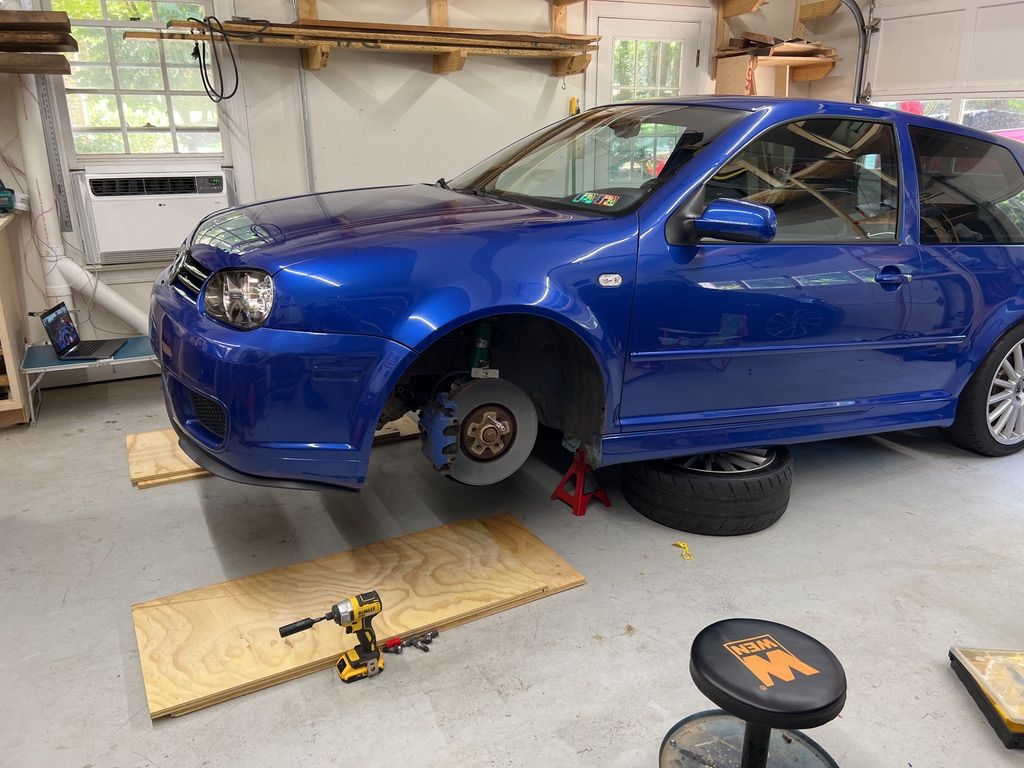 VW Golf Mk4 R32 - Front Axles Replacement